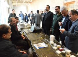 بازدید مسئول سازمان بسیج مهندسین صنعت و معدن کشور از غرفه‌های تولیدکنندگان نمایشگاه فرصت‌های سرمایه‌گذاری همدان
