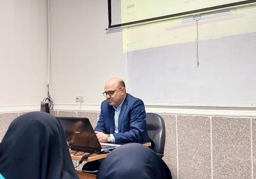 برگزاری دوره تبیینی خواهران بسیج مهندسین صنعت و معدن در مشهد مقدس به مناسبت هفته بسیج